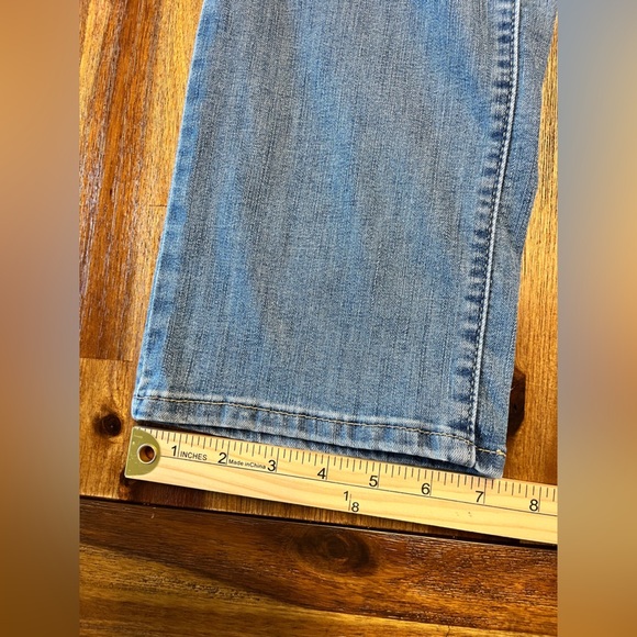 Levi Strauss Signature Gold Totally Shaping Straight Leg Jeans size 10 30X32 - Picture 7 of 13